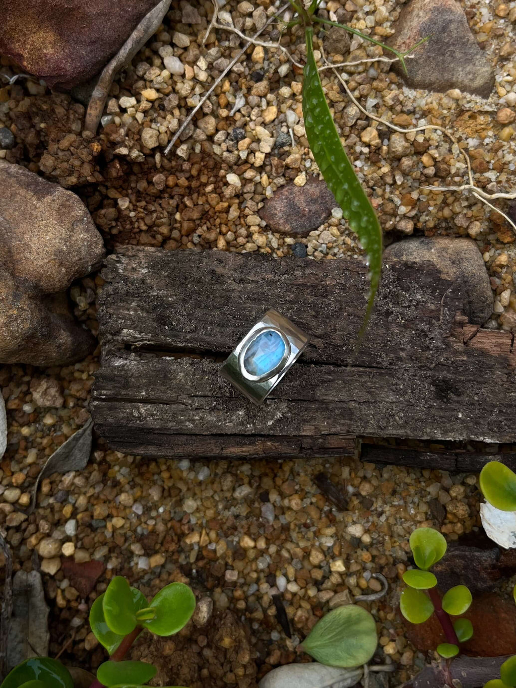 MOONSTONE - ANOMAL jewelry