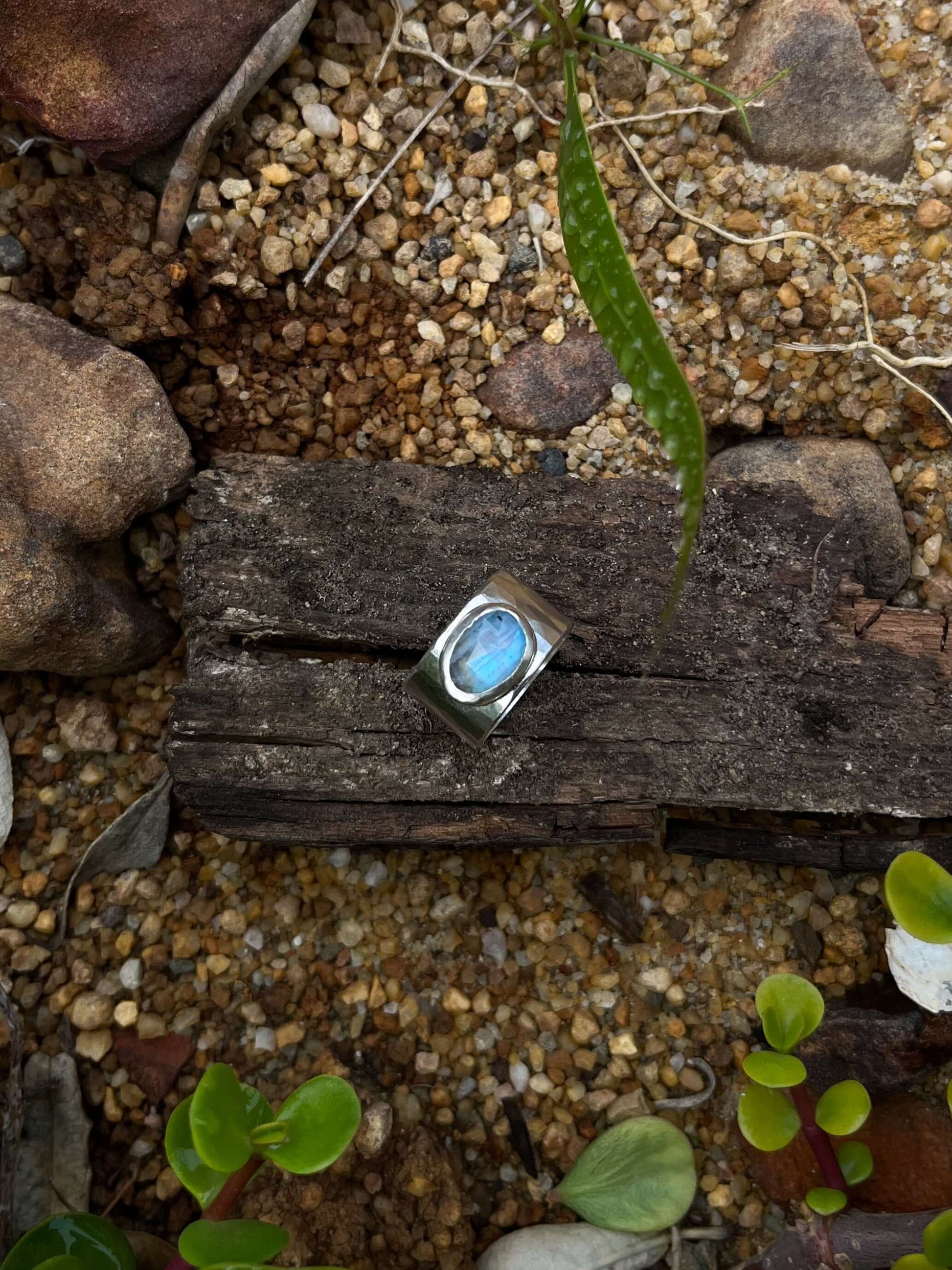 MOONSTONE - ANOMAL jewelry